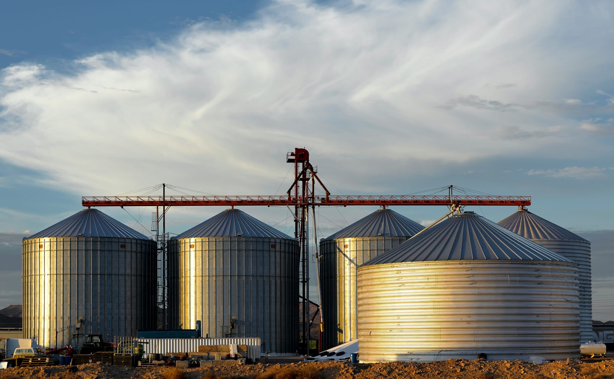 Grain silo storage facility